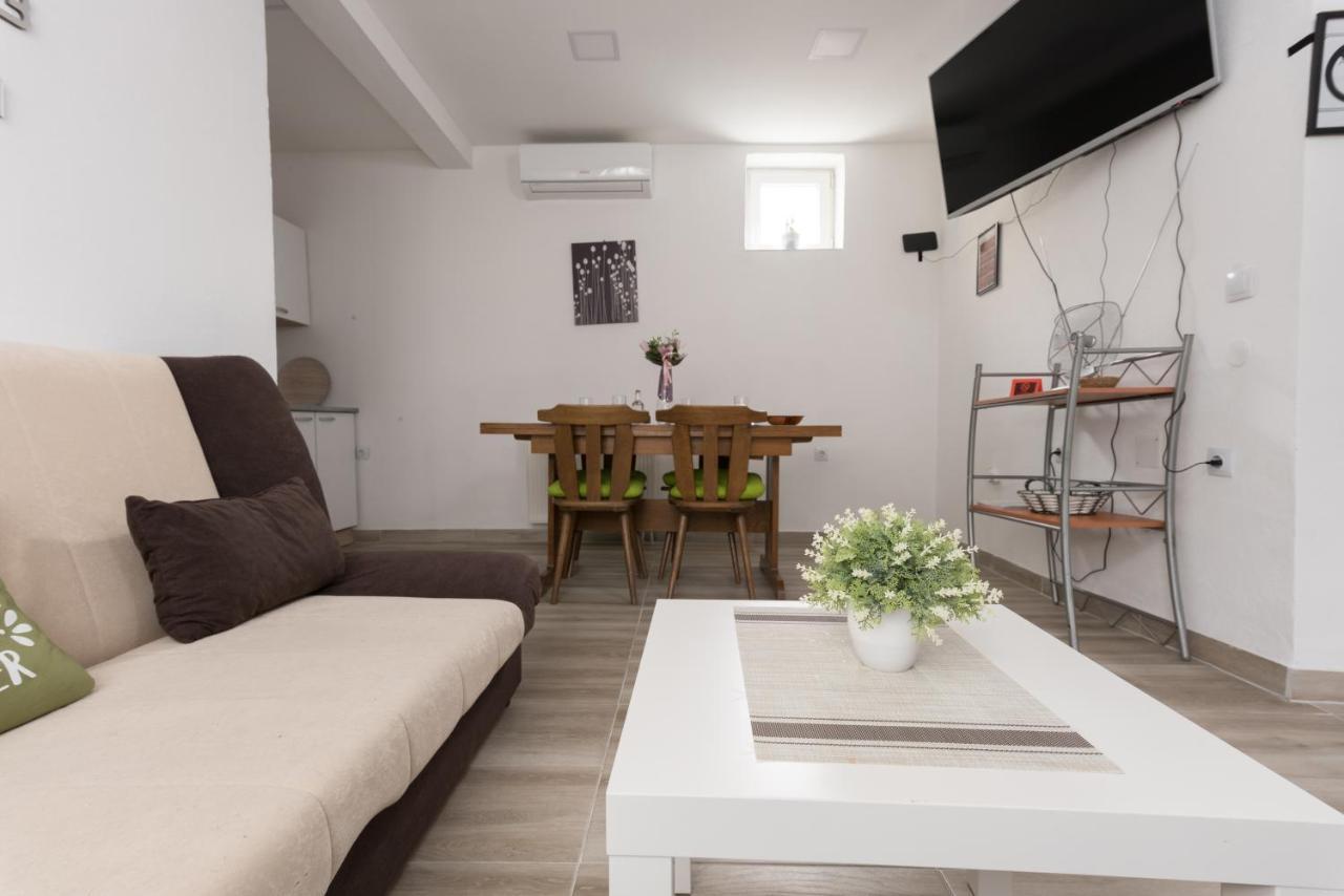 Apartmani Kod Marka Pozega Exterior photo